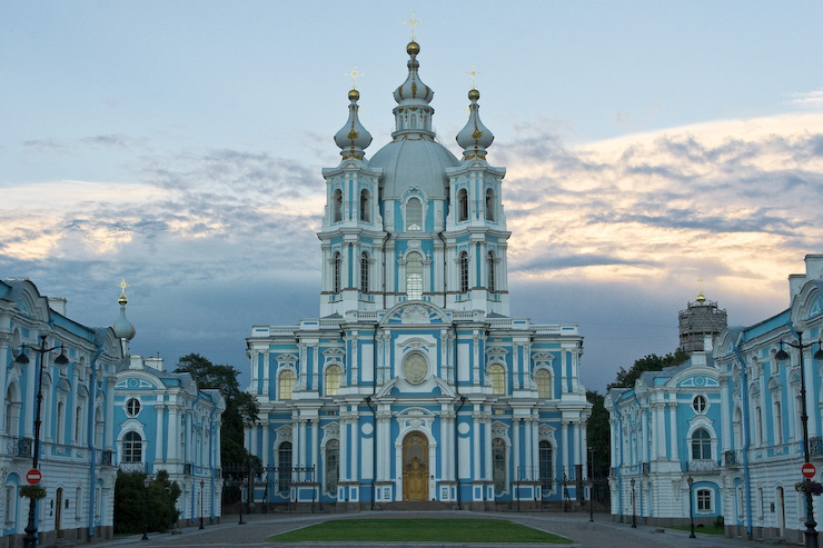 Воскресенский собор Смольного монастыря Барокко